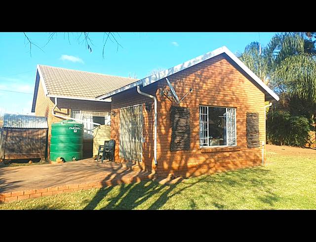 2 BEDROOM FREESTANDING FOR SALE IN LYTTELTON MANOR